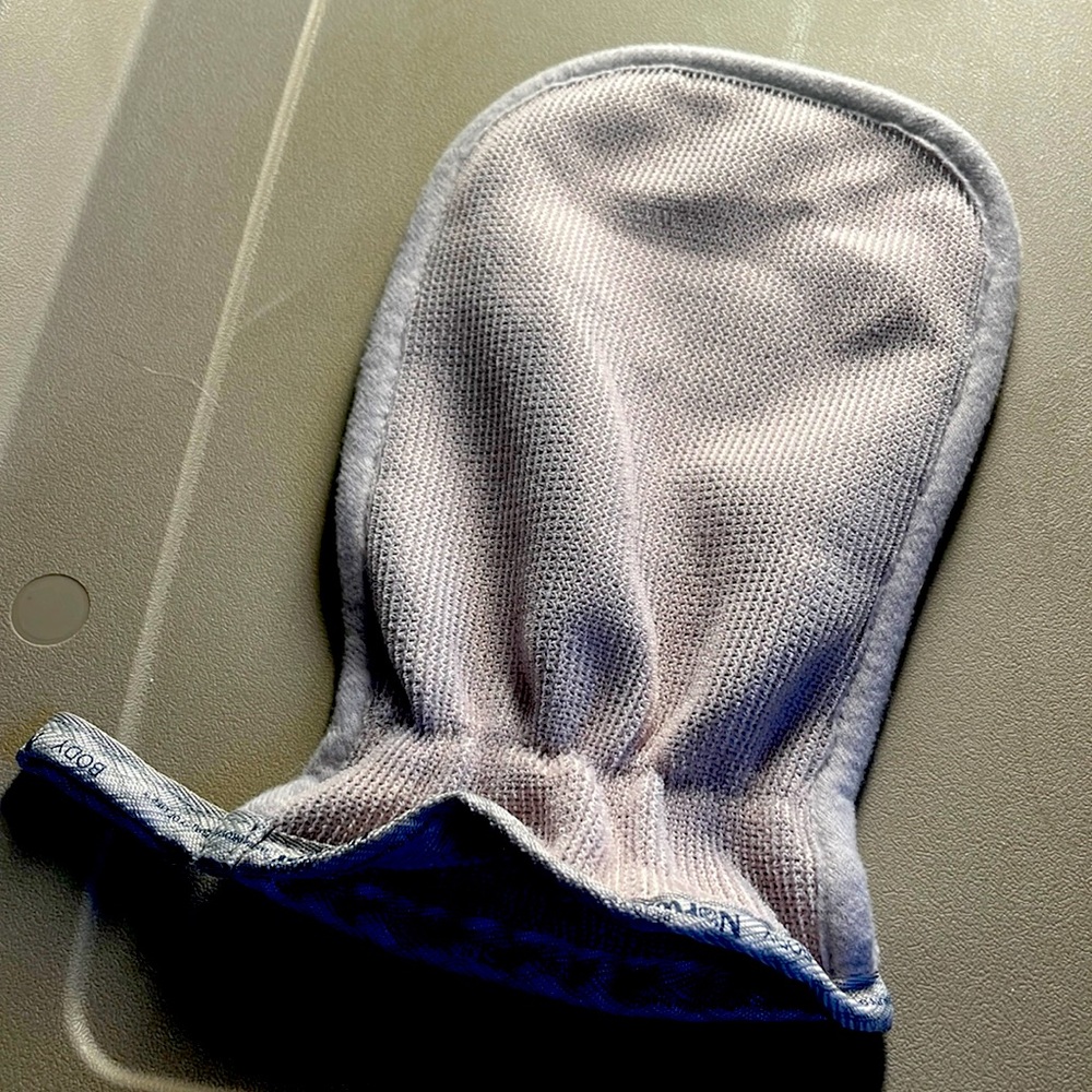 Norwex Body scrub mitt